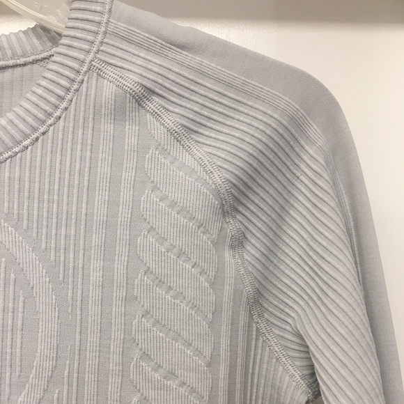 Lululemon Rest Less Pullover LS Top Silver Spoon Light Gray EUC - Picture 9 of 15